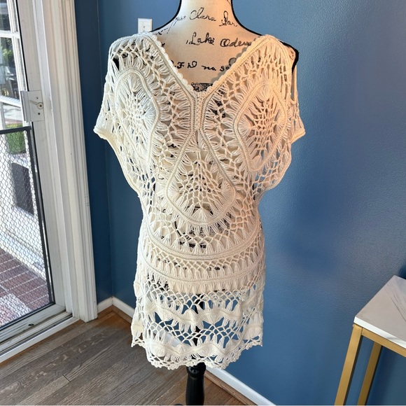 Python Cold Shoulder Crochet Tunic - Picture 13 of 13